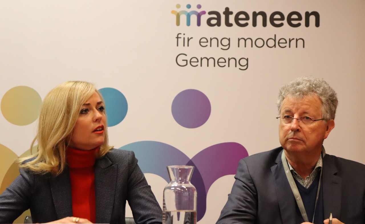 (de g. à dr.) Taina Bofferding, ministre de l'Intérieur ; Emile Eicher, président du Syvicol