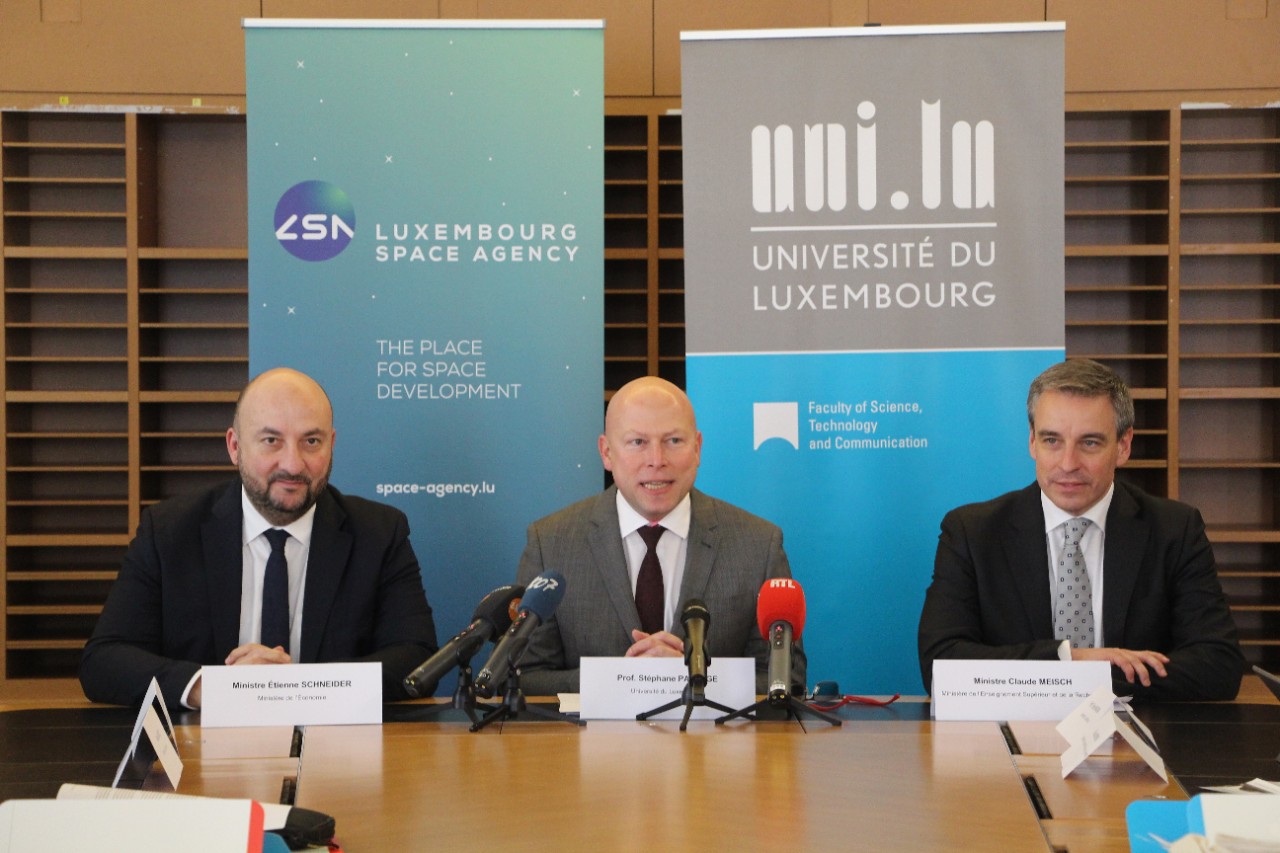 Étienne Schneider and Claude Meisch present the new Master study programme in the presence of Stéphane Pallage, Rector of the University of Luxembourg