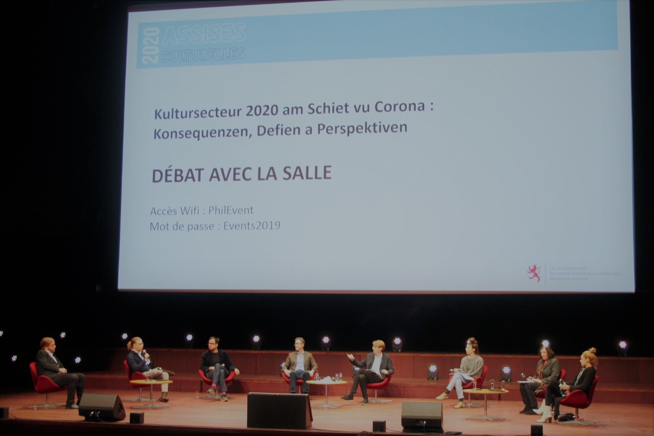 "Kulturentwécklungsplang" 2018-2028: Panel de discussion aux Assises culturelles avec Marc Nickts; Marc Rettel, Filip Markiewicz, Michel Polfer, Samuel Hamen, Simone Mousset, Odile Simon et Anne Simon  (de g. à dr.)