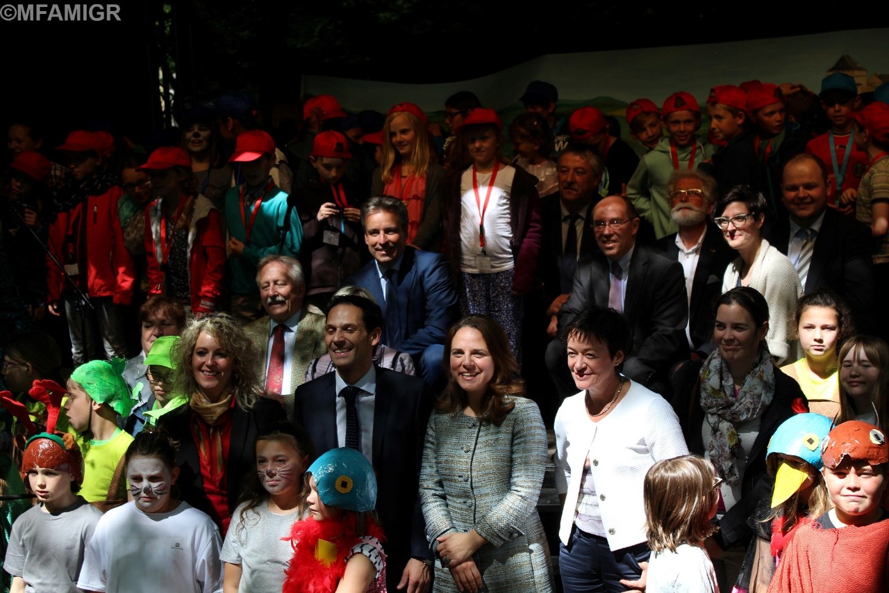 Claude Meisch et Corinne Cahen assistent à une rencontre scolaire au niveau de la Grande Région