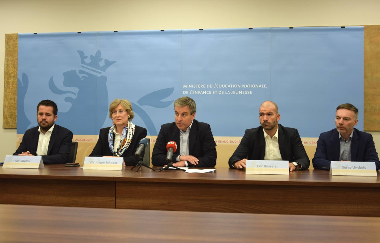 Claude Meisch et les représentants du ministère lors de la conférence de presse