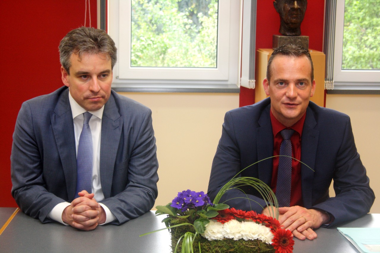 Claude Meisch, ministre de l’Éducation nationale, de l’Enfance et de la Jeunesse; Oliver Paasch, ministre de l’Enseignement, de la Formation et de l’Emploi de la Communauté germanophone de Belgique