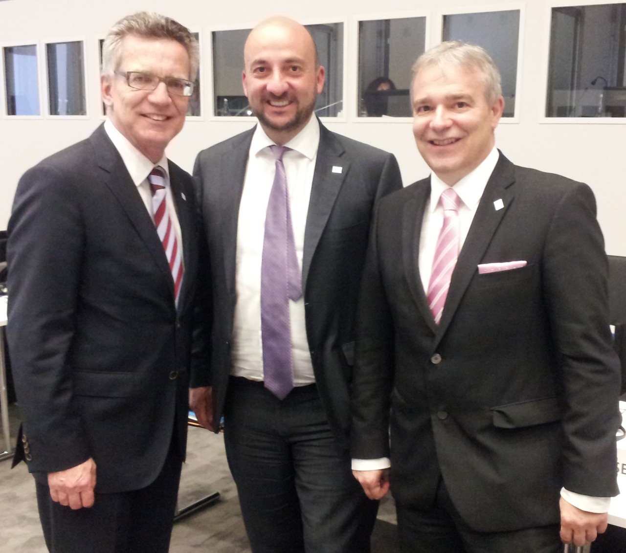 Thomas de Maizière, ministre de l'Intérieur de la République fédérale d'Allemagne; Étienne Schneider, Vice-Premier ministre, ministre de la Sécurité intérieure; Dan Kersch, ministre de l'Intérieur