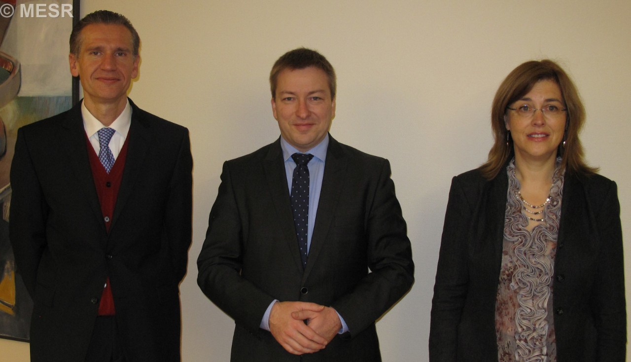 Robert Kerger, conseiller de direction adjoint; Marc Hansen, secrétaire d'État à l'Enseignement supérieur et à la Recherche; Josiane Entringer, conseiller de direction adjoint