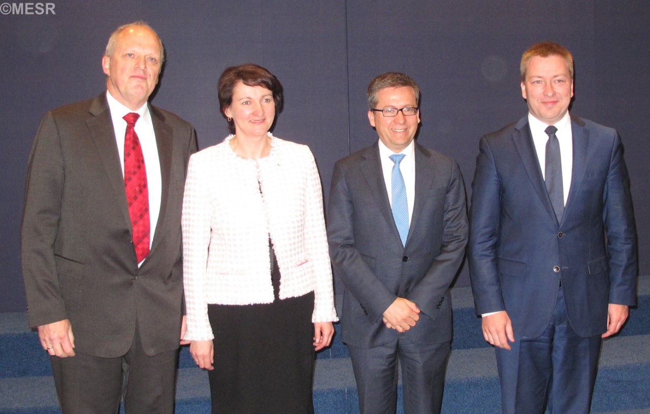 Carsten Pillath, directeur général DG G - Affaires économiques et compétitivité; Marite Seile, ministre de l'Éducation et des Sciences Lettonie; Carlos Moedas, commissaire européen à la Recherche, la Science et l'Innovation; Marc Hansen