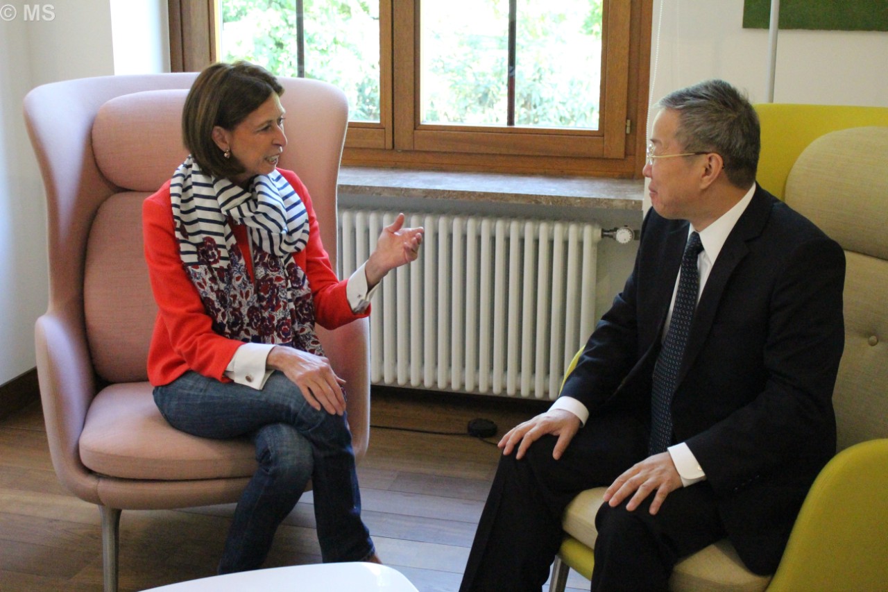 Lydia Mutsch, ministre de la Santé; S.E.M. Huang Changqing, ambassadeur de la République populaire de Chine