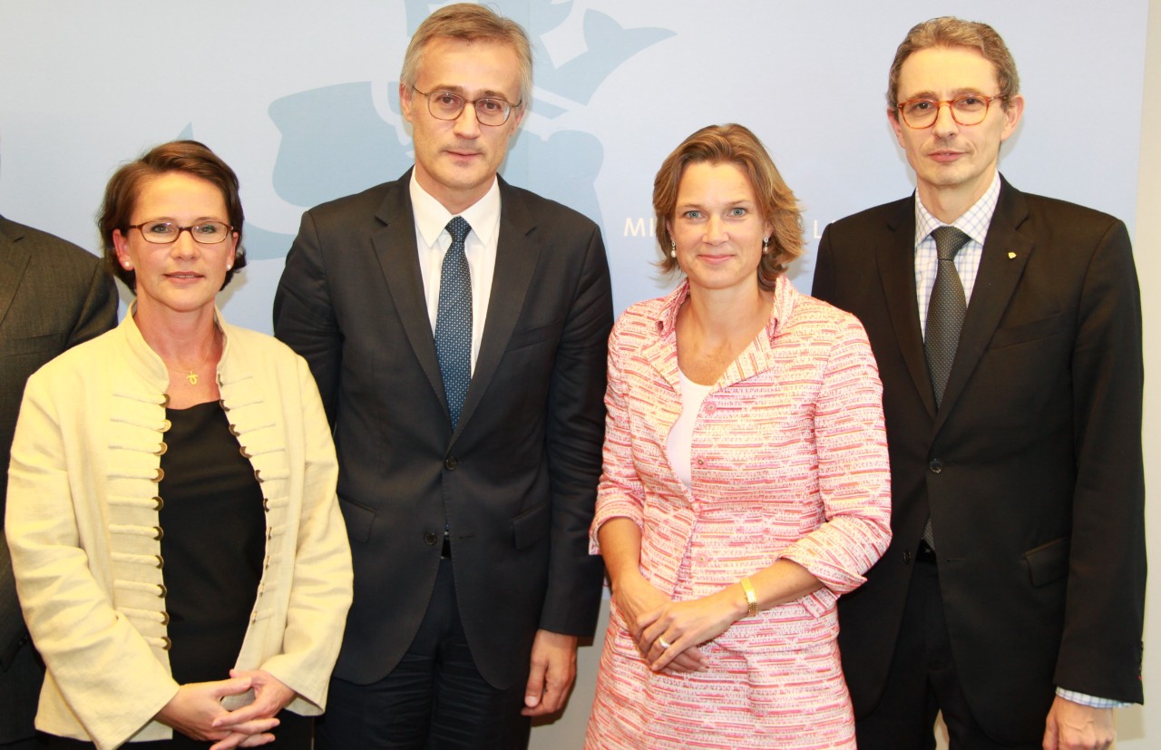 Yuriko Backes, chef de représentation de la Commission européenne au Luxembourg; Félix Braz; Katharina von Schnurbein; François Moyse, consistoire israélite
