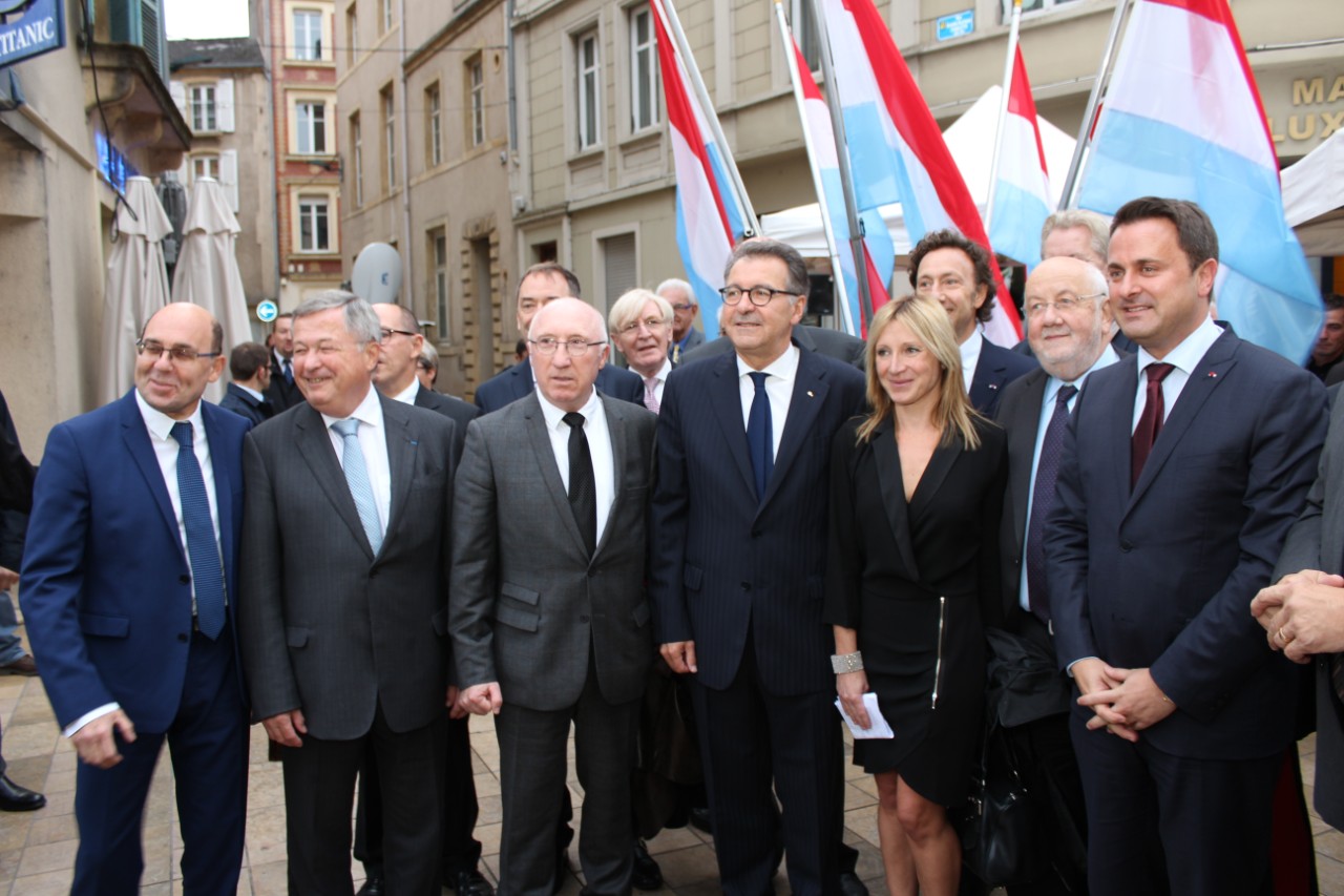 Célébrations des 10 ans de la Maison du Luxembourg à Thionville - Xavier Bettel entouré des autres invités
