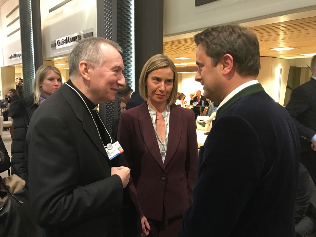 Pietro Parolin, secrétaire d'État du Vatican; Federica Mogherini, haute représentante de l'Union pour les Affaires étrangères et la politique de sécurité; Xavier Bettel, Premier ministre, ministre d’État