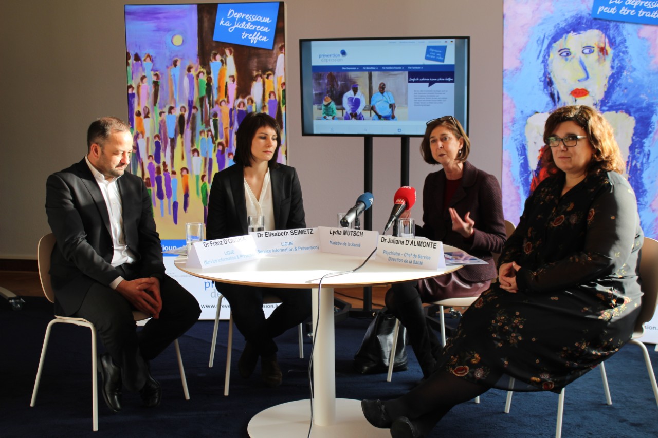Dr Franz D'Onghia, Service information et prévention de la Ligue; Dr Elisabeth Seimetz, Service information et prévention de la Ligue; Lydia Mutsch, ministre de la Santé; Dr Juliana D'Alimonte, Direction de la santé