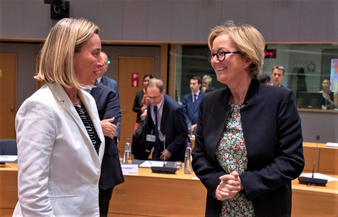 Entrevue de Federica Mogherini, haute représentante de l'Union européenne pour les affaires étrangères et la politique de sécurité et Paulette Lenert