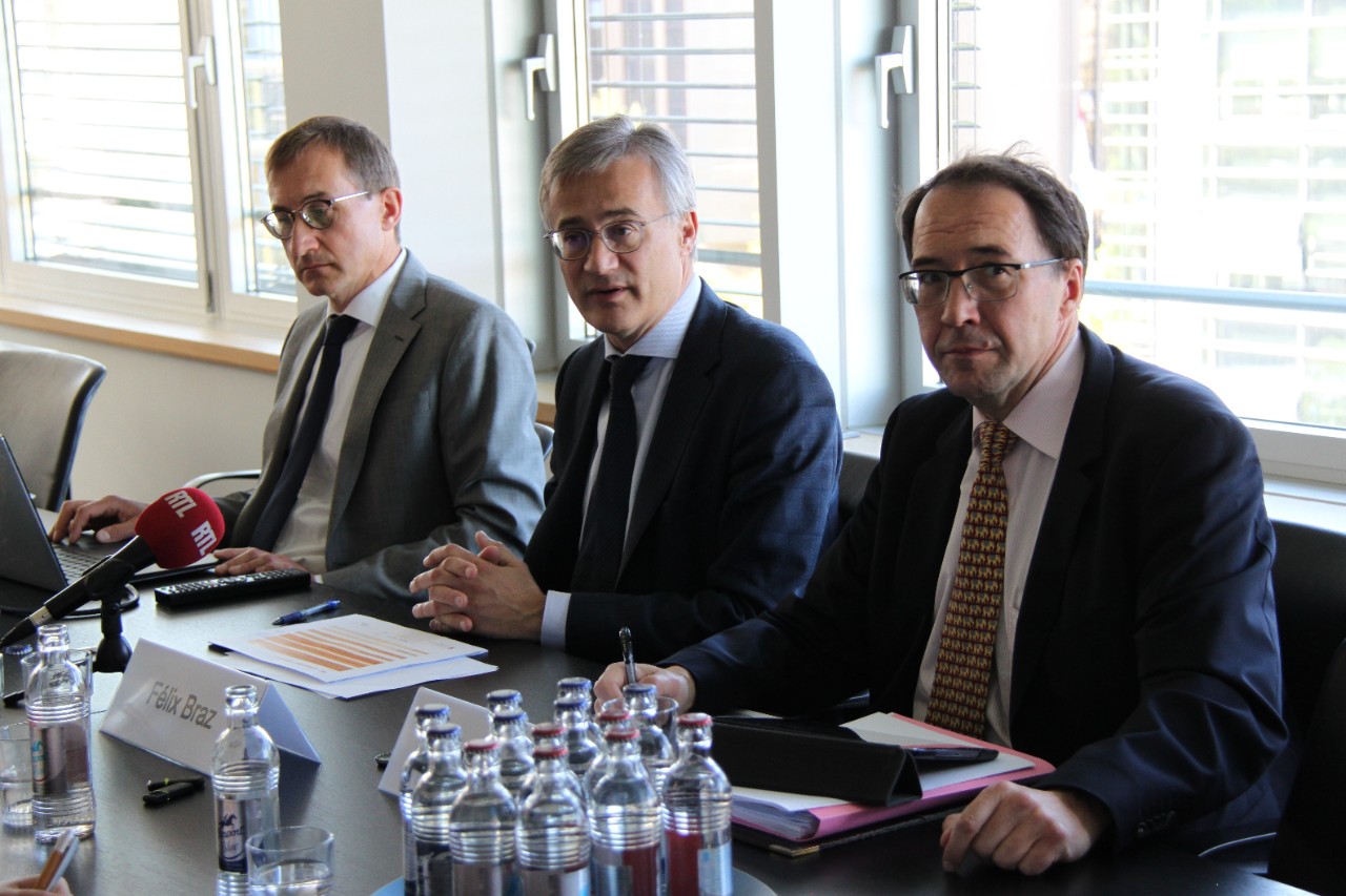 (de g. à dr.) Yves Gonner, directeur du Luxembourg Business Registers; Félix Braz, Vice-Premier ministre, ministre de la Justice; Daniel Ruppert, conseiller de gouvernement 1ère classe, ministère de la Justice