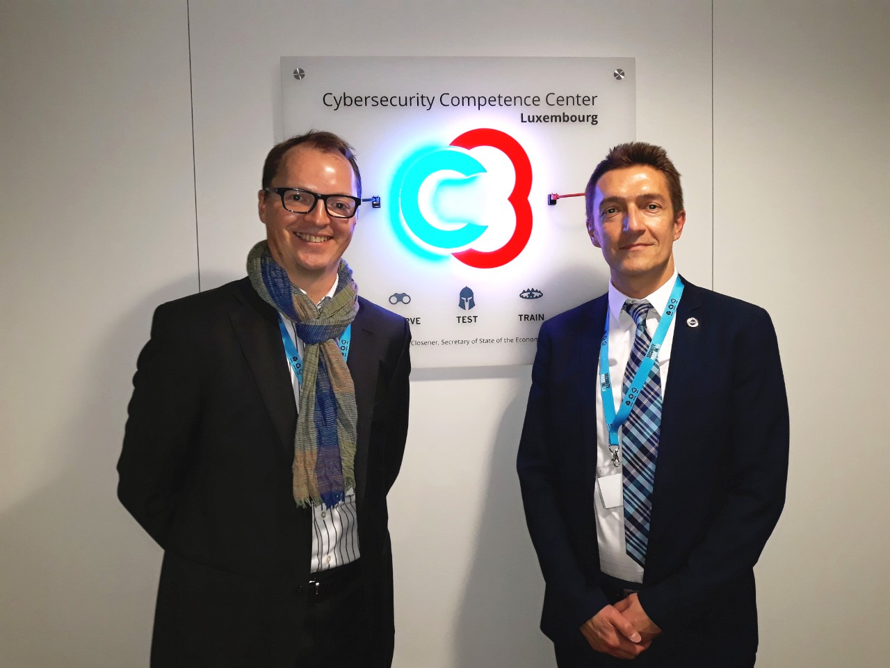 (de g. à dr.) Pascal Steichen, CEO de SECURITYMADEIN.LU et Dr. Jean-Philippe Humbert, adjoint à la direction de l'ILNAS