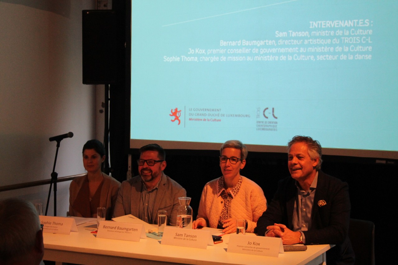 (de g. à dr.) Sophie Thoma, chargée de mission, ministère de la Culture ; Bernard Baumgarten, directeur artistique du TROIS C-L ; Sam Tanson, ministre de la Culture ; Jo Kox, premier conseiller de gouvernement, ministère de la Culture