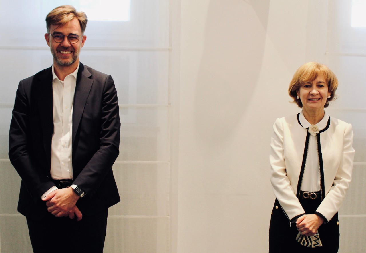 Franz Fayot, ministre de la Coopération et de l'Action humanitaire ; Teresa Ribeiro, secrétaire d'État aux Affaires étrangères et à la Coopération du Portugal