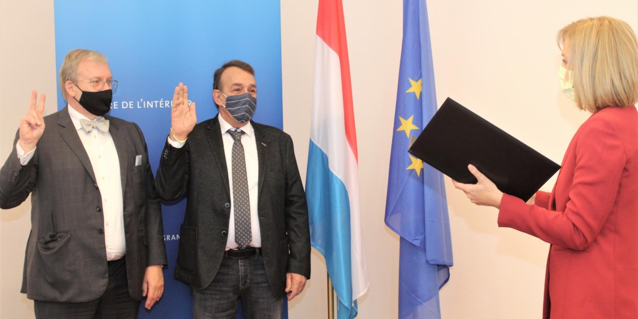 (de g. à dr.) Thierry Schuman, bourgmestre de la commune de Kopstal; Josy Popov, échevin de la commune de Kopstal; Taina Bofferding, ministre de l'Intérieur
