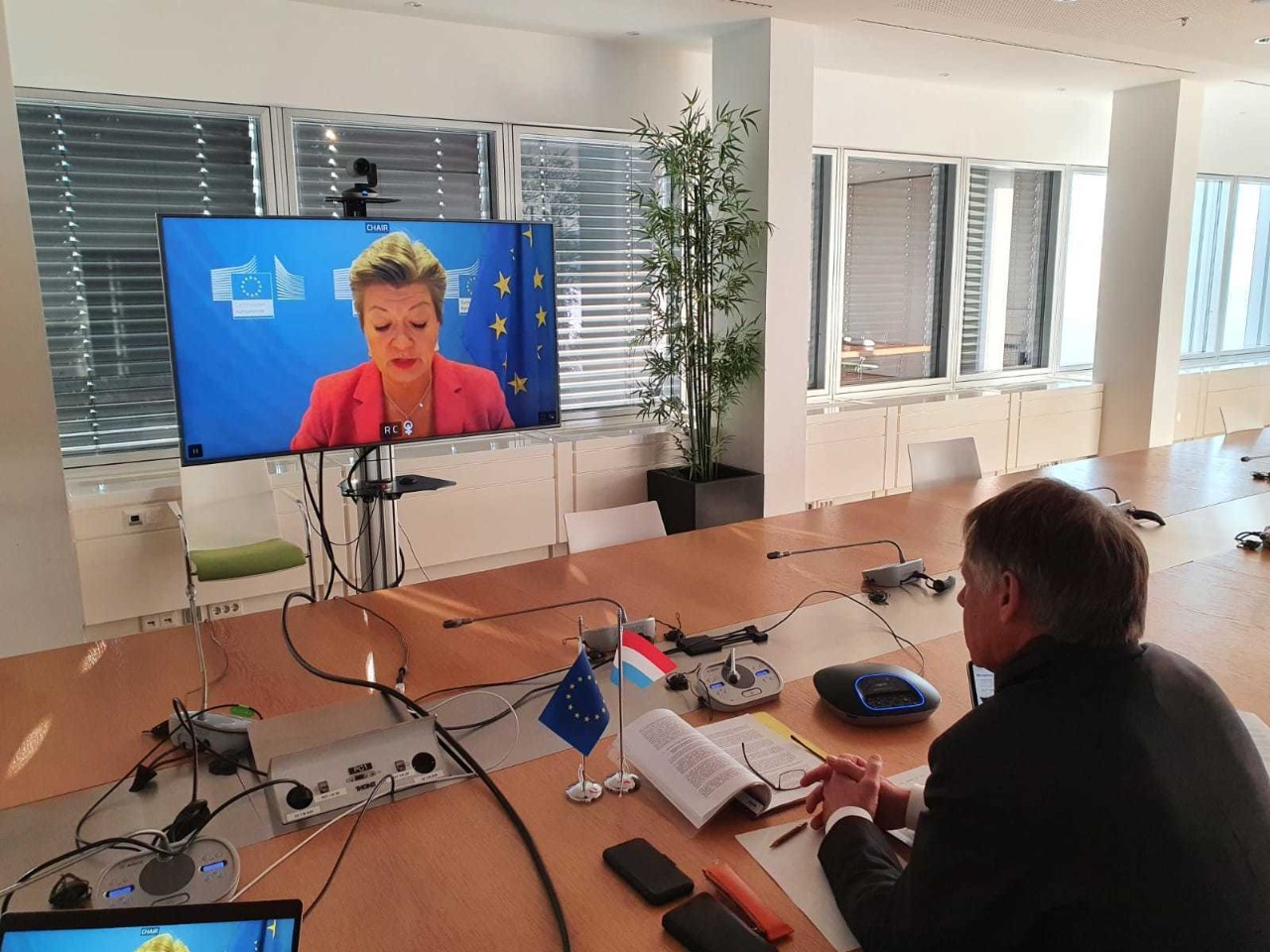 (de g. à dr.) Ylva Johansson, commissaire européenne aux Affaires intérieures, Henri Kox, ministre de la Sécurité intérieure