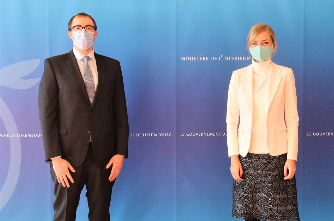 (de g. à dr.) Christophe Thirifay, Tandel; Taina Bofferding, ministre de l'Intérieur