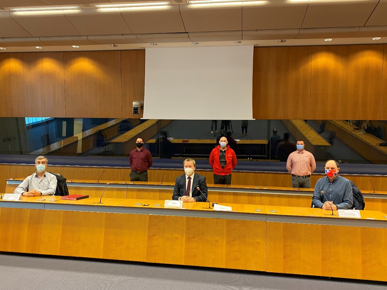 (1re rangée, de g. à dr.) Carlo Wagener, secrétaire syndical adjoint de l’LCGB ; Marc Hansen, ministre de la Fonction publique ; Christian Sikorski, secrétaire central de l’OGBL