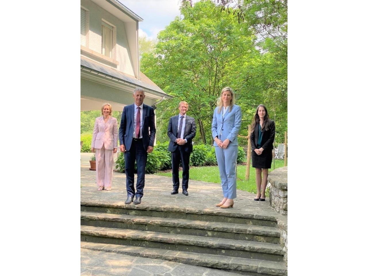 (de g. à dr.) Béatrice Abondio, premier conseiller de gouvernement, ministère de la Sécurité intérieure ; Henri Kox, ministre de la Sécurité intérieure ; Thomas Lambert, ambassadeur de Belgique au Luxembourg ; Annelies Verlinden, ministre fédérale belge de l’Intérieur, des Réformes institutionnelles et du Renouveau démocratique ; Stéphanie Rossion, conseillère diplomatique du ministère fédérale belge de l’Intérieur, des Réformes institutionnelles et du Renouveau démocratique