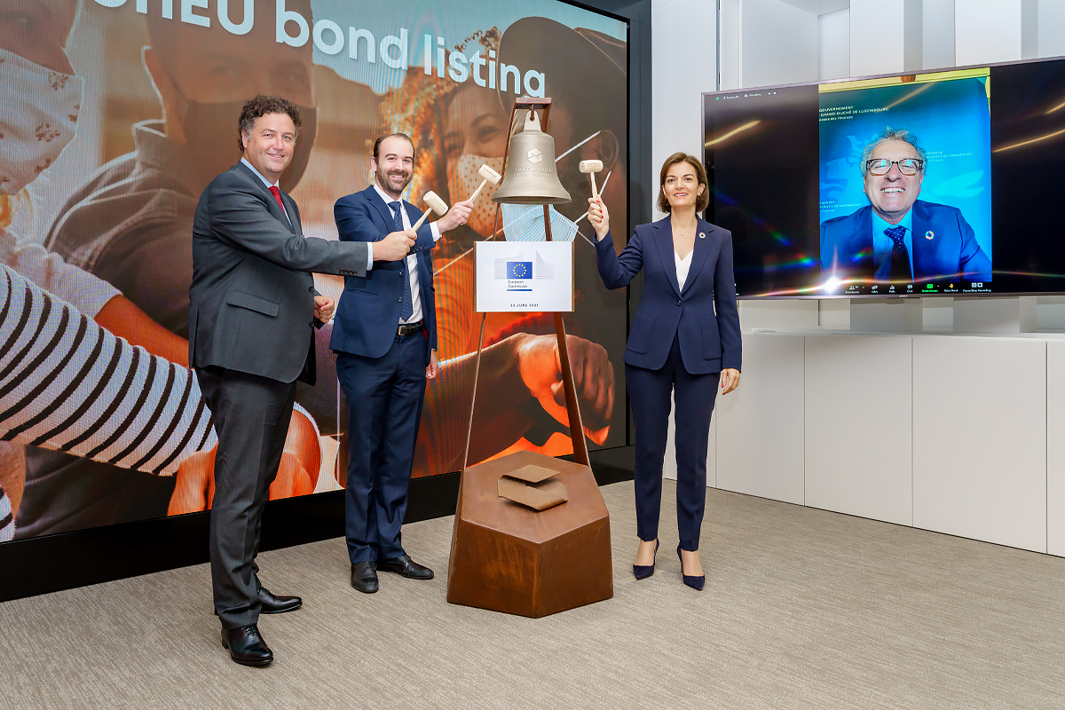 (de g. à dr.) Christian Engelen, Commission européenne ; Arnaud Delestienne, membre du comité exécutif de la Bourse de Luxembourg ; Julie Becker, CEO de la Bourse de Luxembourg ; Pierre Gramegna, ministre des Finances