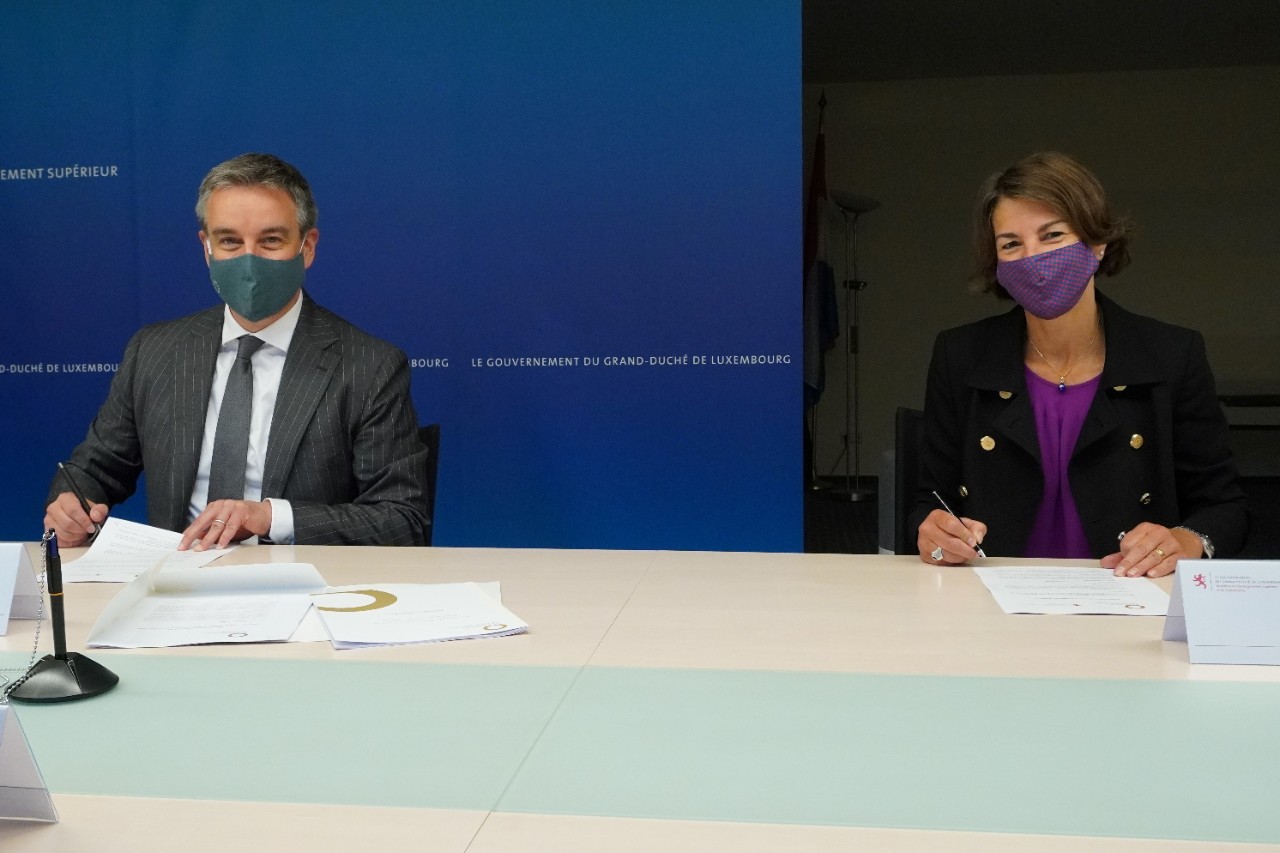 (de g. à dr.) Claude Meisch, ministre de l’Enseignement supérieur et de la Recherche ; Tonika Hirdman, directrice générale de la Fondation de Luxembourg