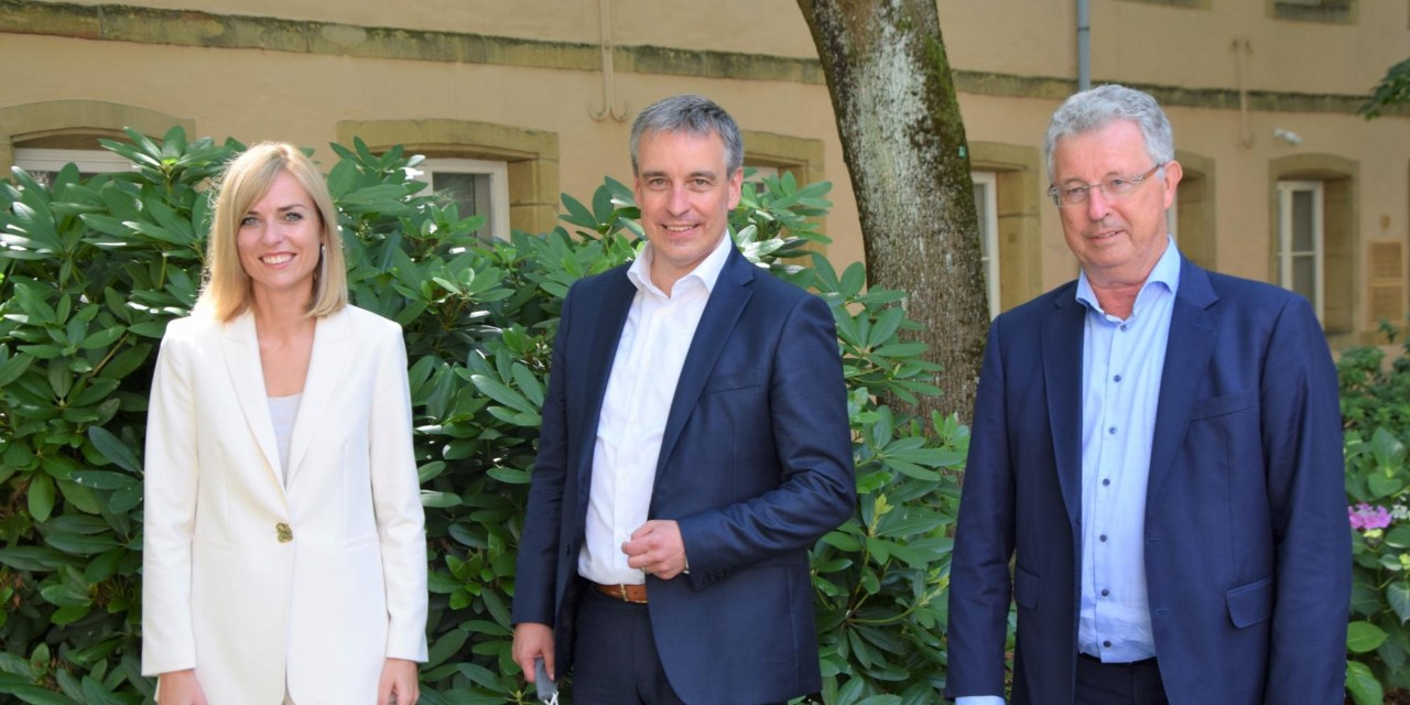 Taina Bofferding et Claude Meisch avec Emile Eicher, président du SYVICOL