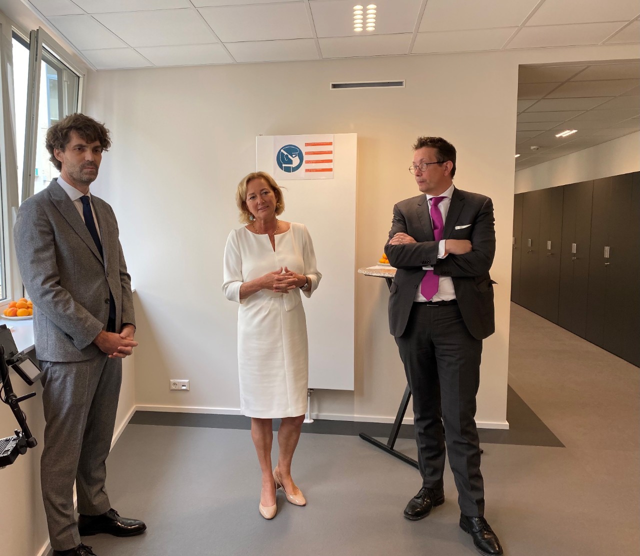 (de g. à dr.) Dr Guillaume Steichen, secrétaire général de l‘Association des médecins et médecins-dentistes (AMMD) ; Paulette Lenert, ministre de la Santé ; Maurice Bauer, échevin de la Ville de Luxembourg