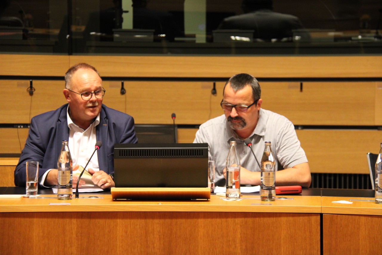 (de g. à dr.) Romain Schneider, ministre de l'Agriculture, de la Viticulture et du Développement rural ; Gerber van Vliet, coordinateur PAN-Bio 2025