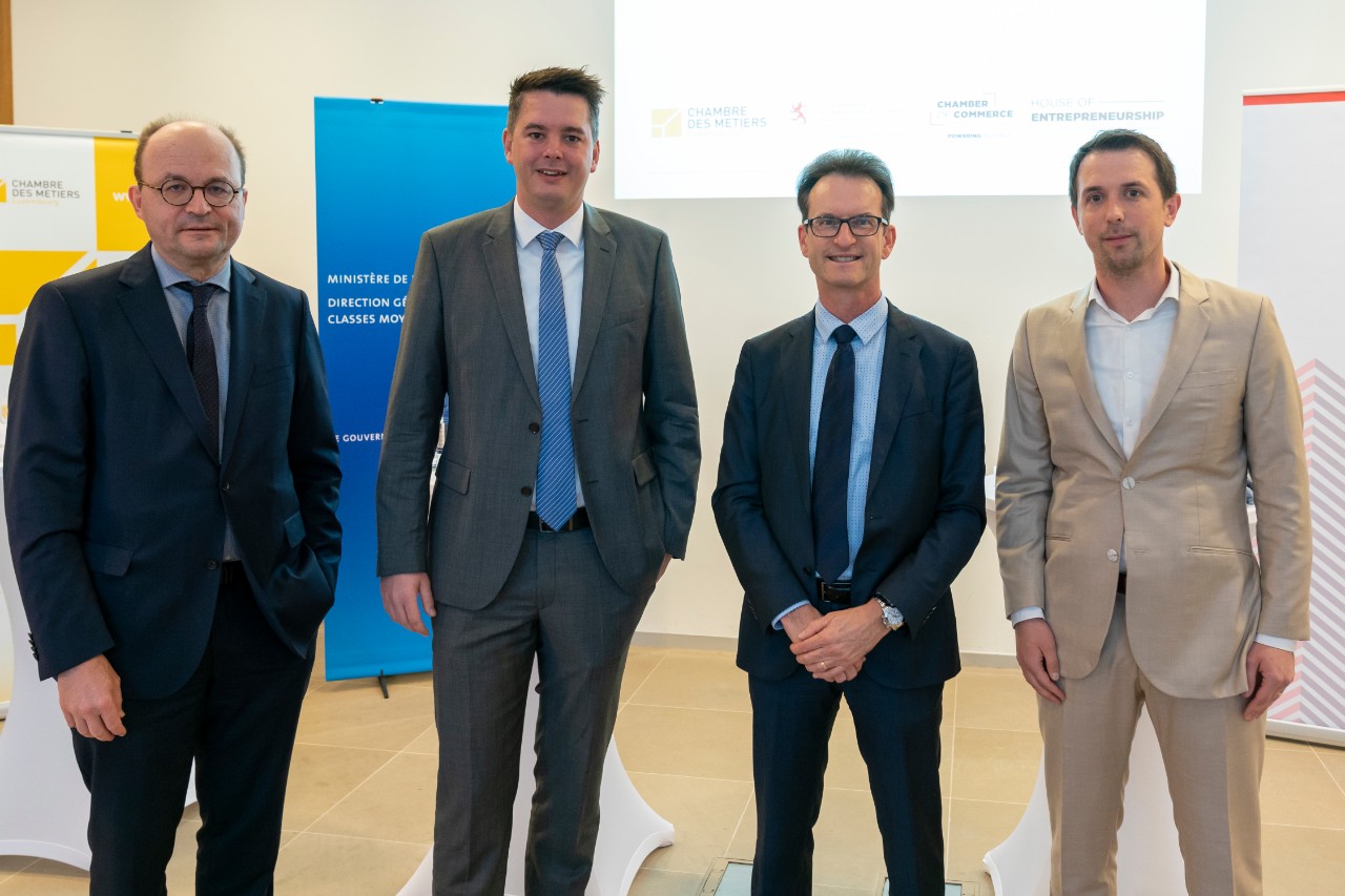 (de g. à dr.) Tom Wirion, directeur général de la Chambre des métiers ; Lex Delles, ministre des Classes moyennes ; Carlo Thelen, directeur général de la Chambre de commerce ; Tom Baumert, CEO de la House of Entrepreneurship