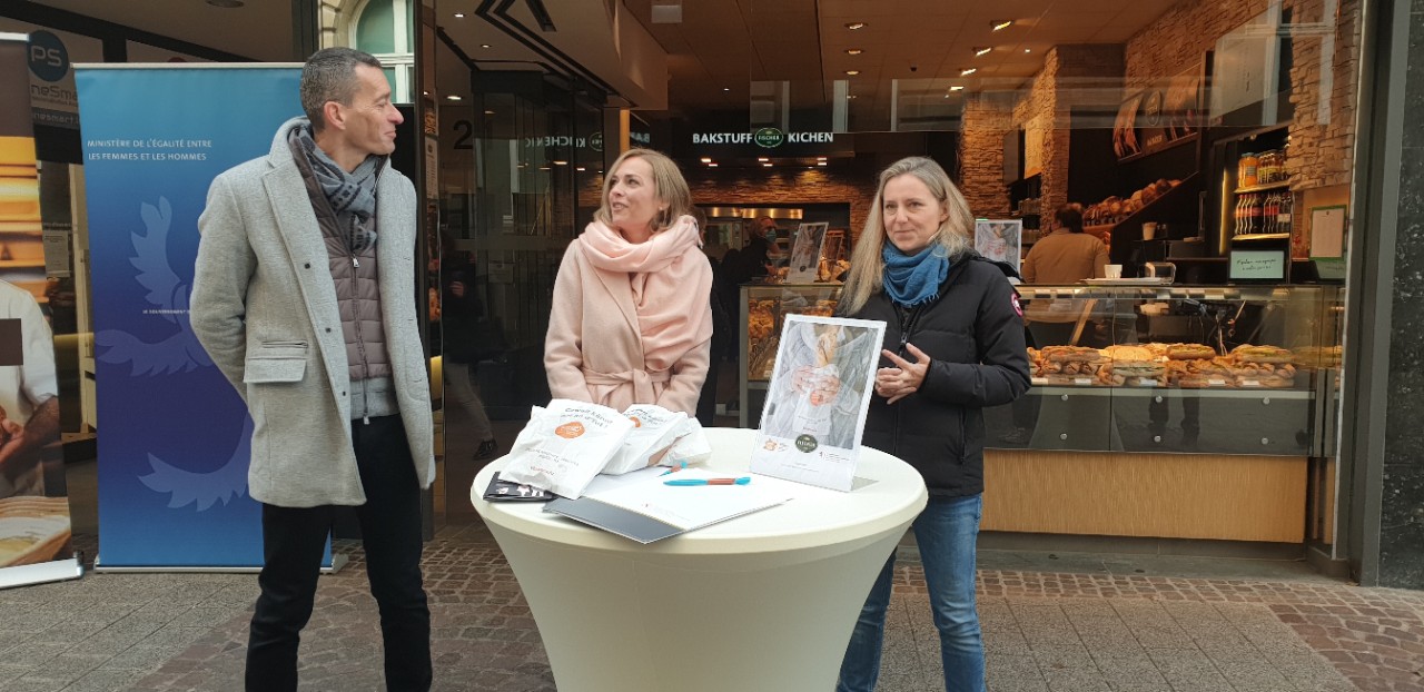 (de g. à dr.) Jean-Marie Neuberg, directeur général de la boulangerie Jos & Jean-Marie ; Taina Bofferding, ministre de l’Égalité entre les femmes et les hommes ; Carole Muller, CEO de la boulangerie Fischer