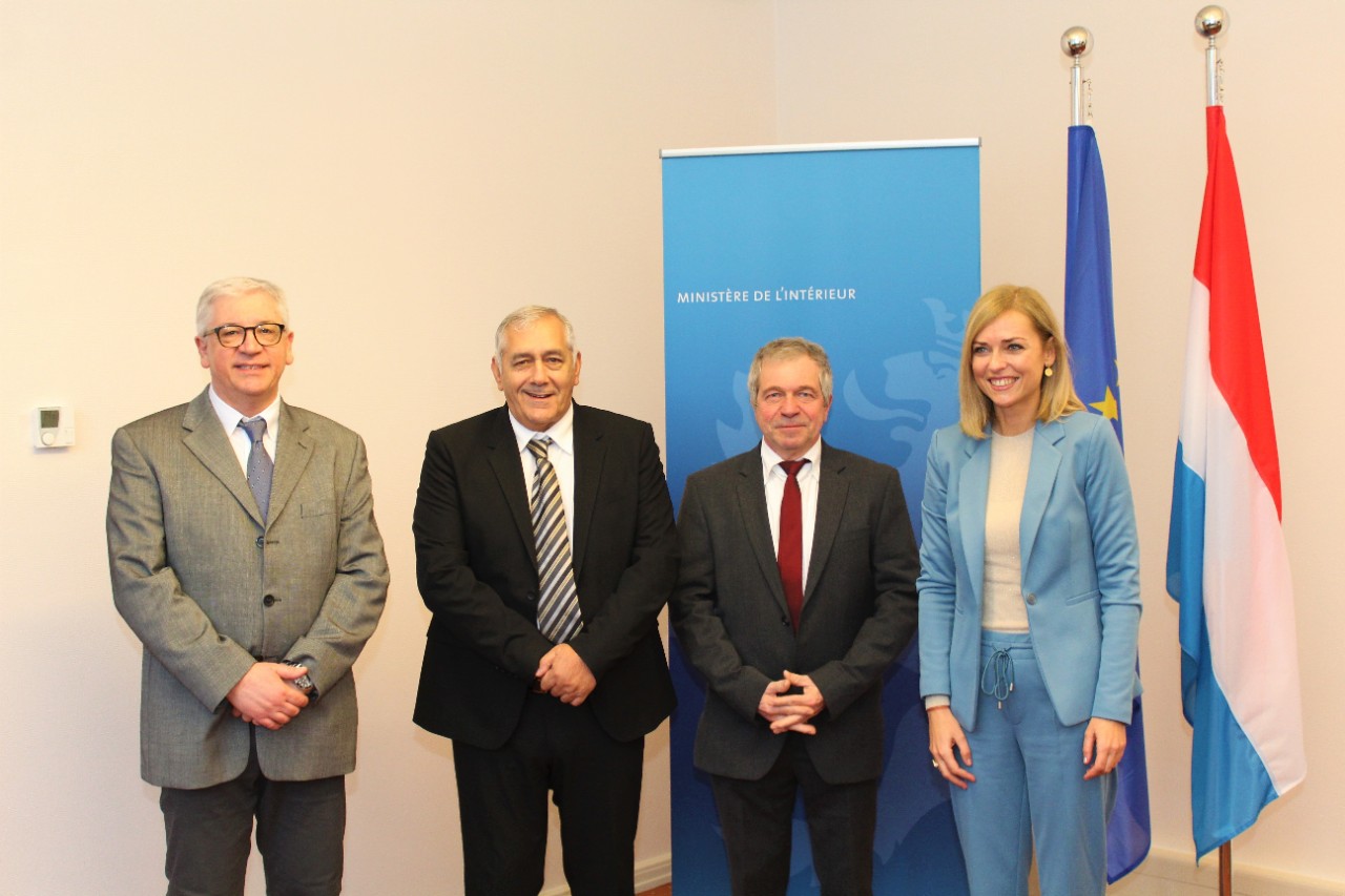 (de g. à dr.) Romain Becker, échevin de la commune de Kayl ; José Gonçalves, échevin de la commune de Kayl ; Jean Weiler, bourgmestre de la commune de Kayl ; Taina Bofferding, ministre de l'Intérieur