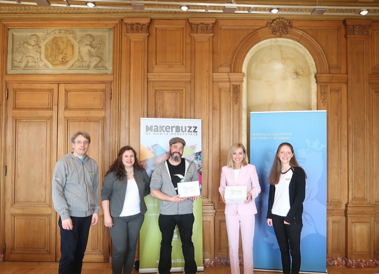 (de g. à dr.) Eric Krier, ASBL Make It ; n.c. ; Joao Martins, ASBL Make It ; Taina Bofferding, ministre de l’Égalité entre les femmes et les hommes ; Steffi Plank, ASBL Make It