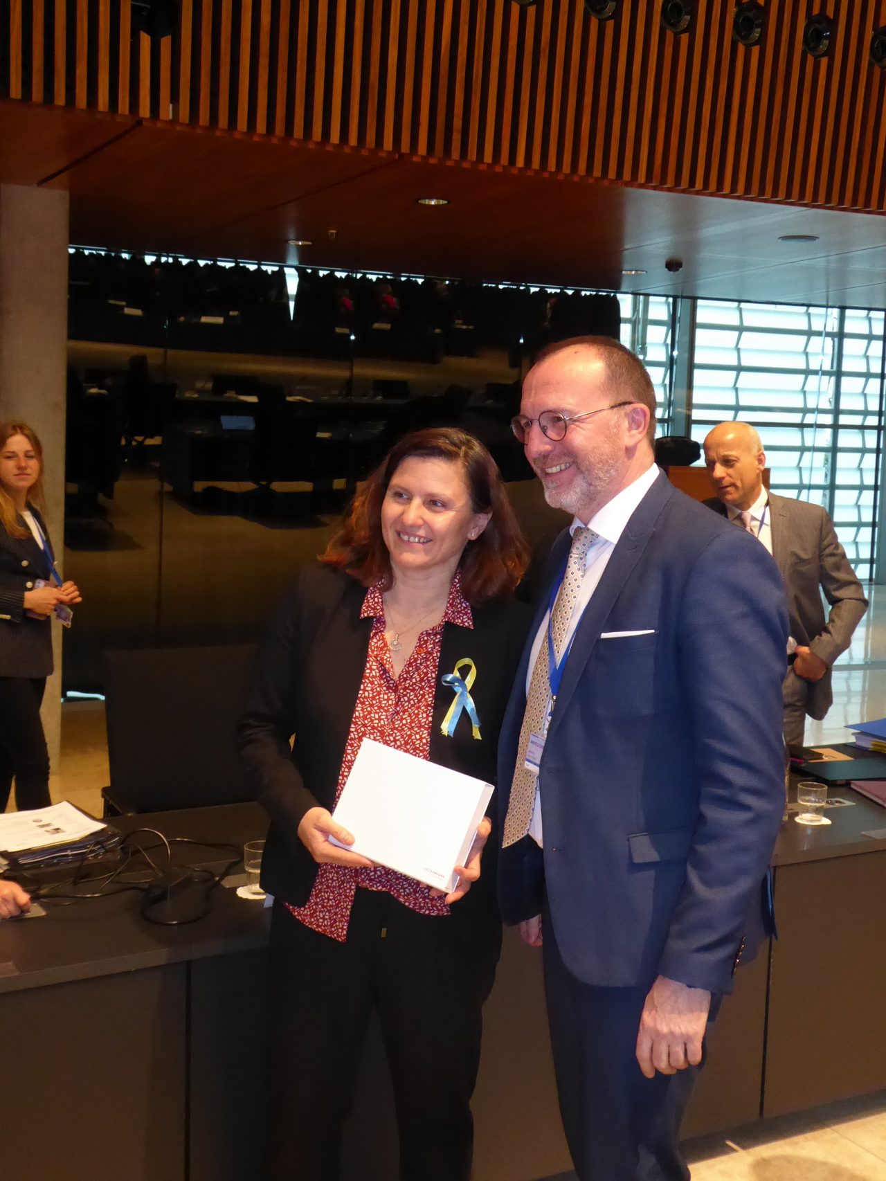Roxana Maracineanu, ministre déléguée, chargée des Sports de la France ; Georges Engel, ministre des Sports