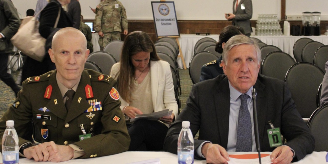 François Bausch avec le général Steve Thull