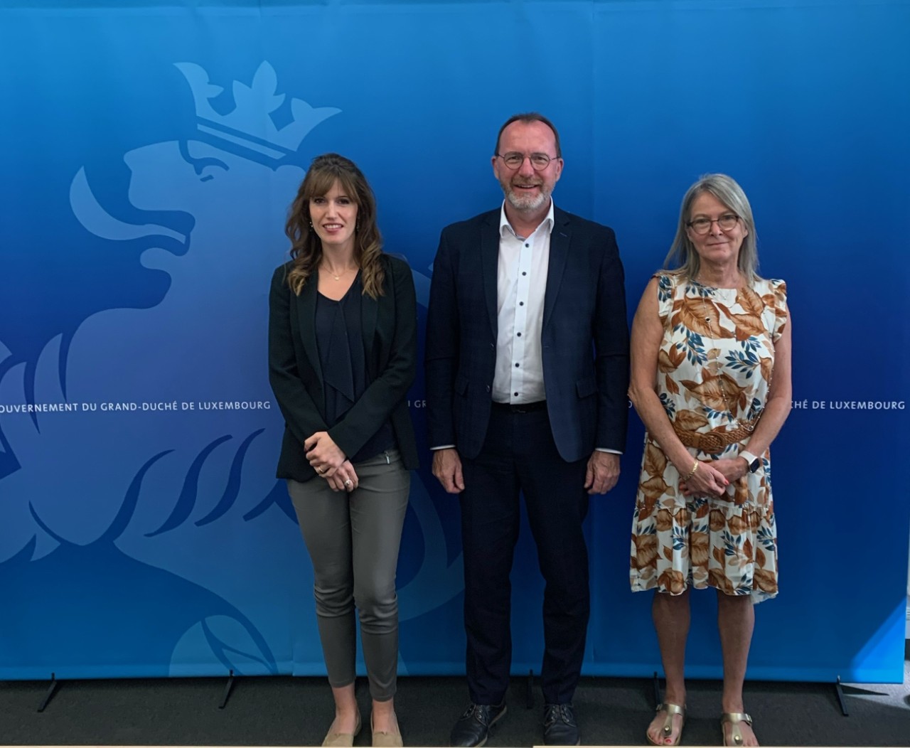(de g. à dr.) Vanessa Correia, secrétaire syndicale du LCGB ; Georges Engel, ministre du Travail, de l'Emploi et de l'Économie sociale et solidaire ; Véronique Eischen, secrétaire centrale de l'OGBL