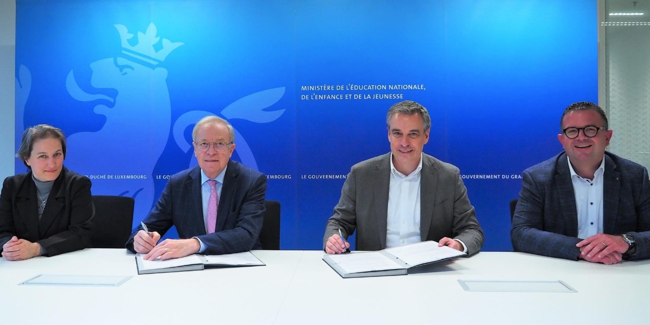 (de g. à dr.) Sylvie Charmoy, directrice administrative de l'OCL; Georges Santer, président du conseil d'administration de l'OCL; Claude Meisch, ministre de l'Éducation nationale, de l'Enfance et de la Jeunesse; Gilles Lacour, commissaire du gouvernement à l'enseignement musical