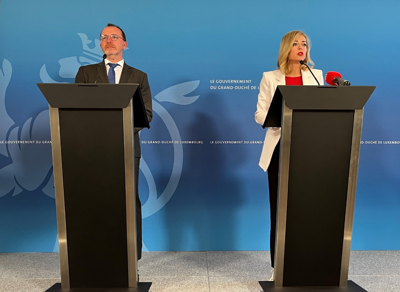 (de g. à dr.) Georges Engel, ministre du Travail, de l'Emploi et de l'Économie sociale et solidaire ; Taina Bofferding, ministre de l’Égalité entre les femmes et les hommes