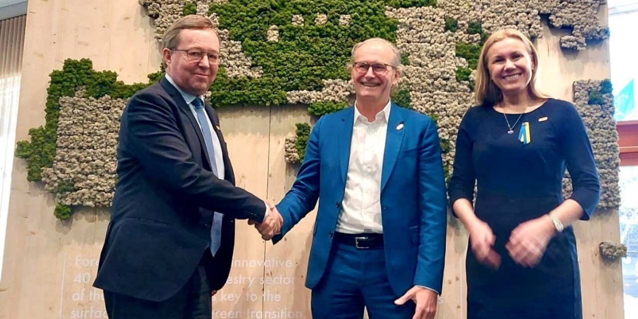 (de g. à dr.) Mika Lintilä, ministre de l'Économie (Finlande); Claude Turmes, ministre de l'Energie (Luxembourg); Kadri Simson, Commissaire européenne à l'Énergie