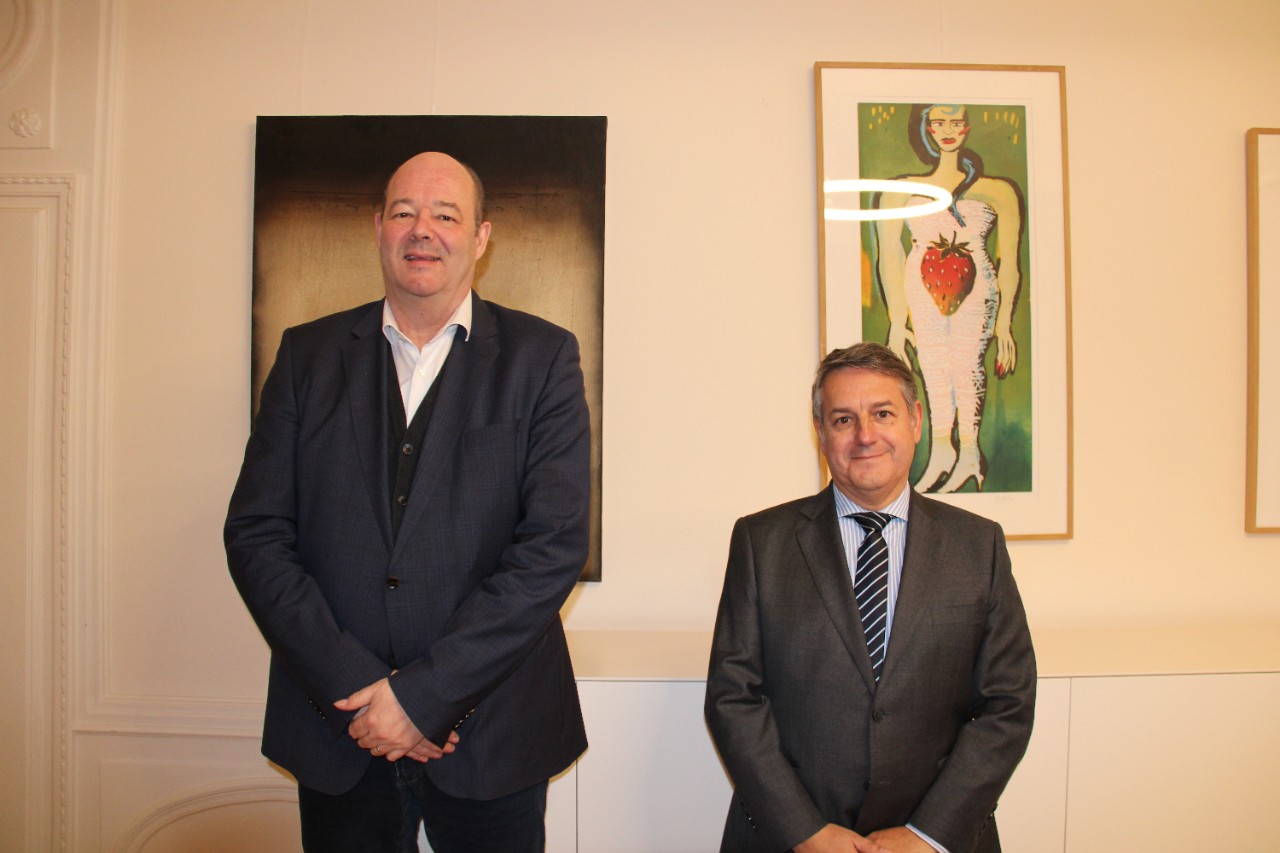 (de g. à dr.) Claude Haagen, ministre de l'Agriculture, de la Viticulture et du Dévloppement rural ; S.E.M. Mário Pedro de Sousa Cameira Abreu de Almeida, ambassadeur du Portugal au Luxembourg