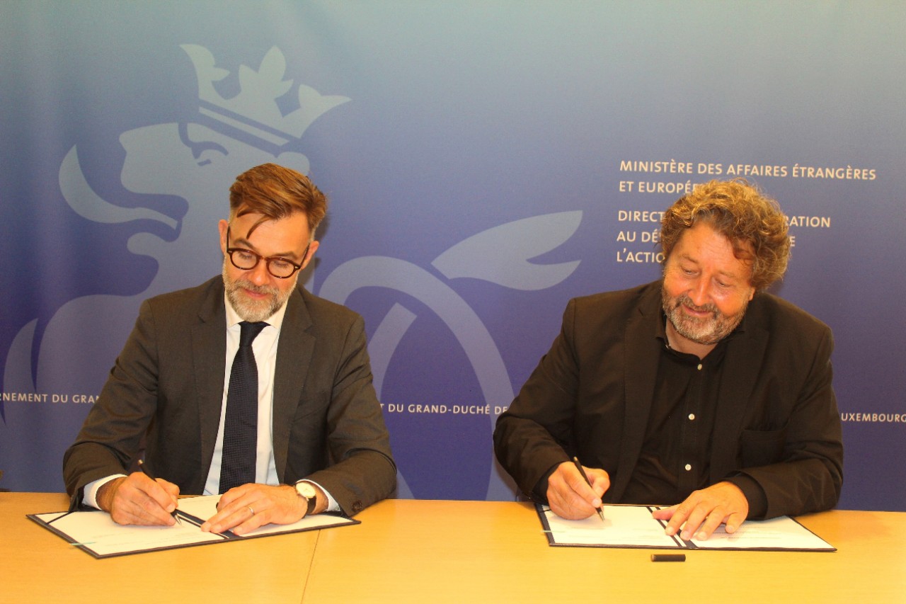 (de g. à dr.) Franz Fayot, ministre de la Coopération et de l'Action humanitaire ; Guy Daleiden, directeur du Film Fund Luxembourg