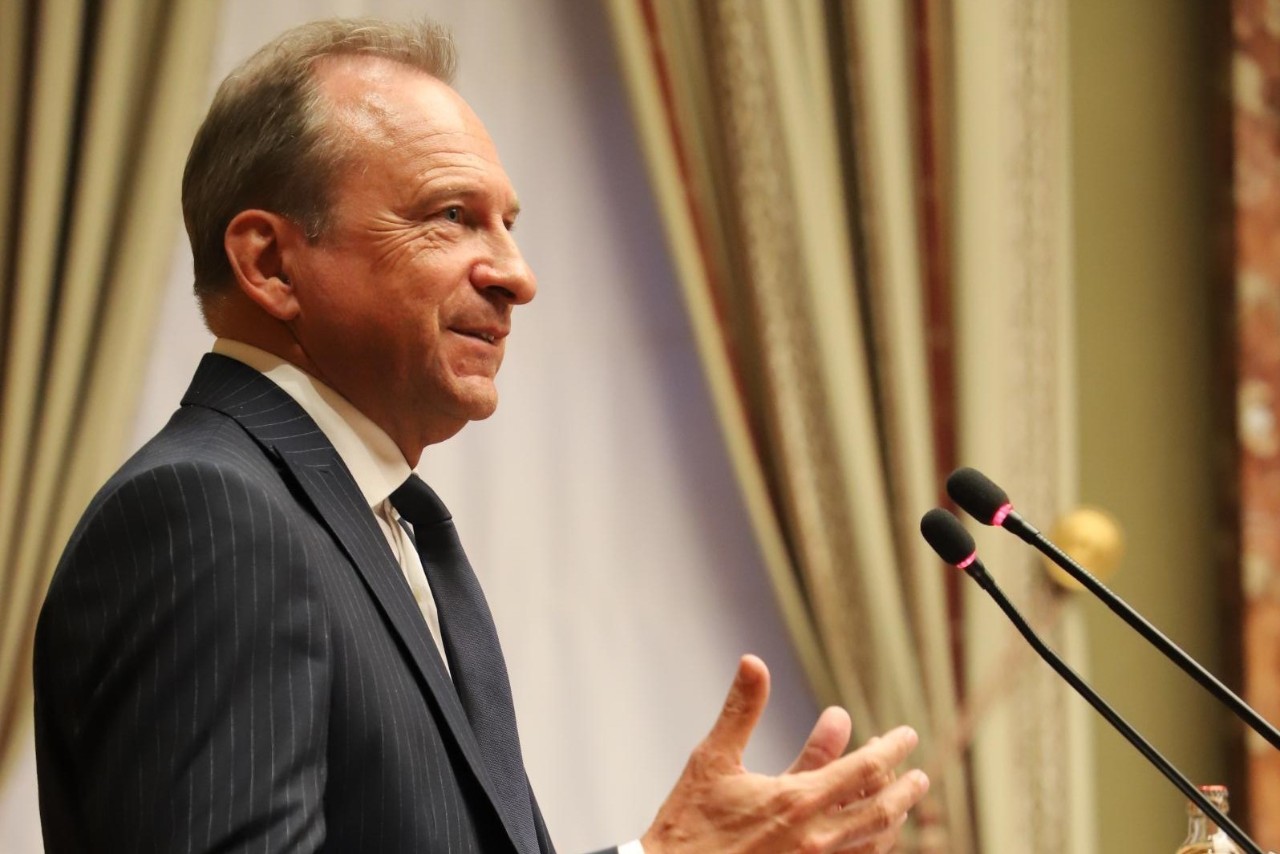 Gilles Roth pendant la présentation devant la Chambre des députés.