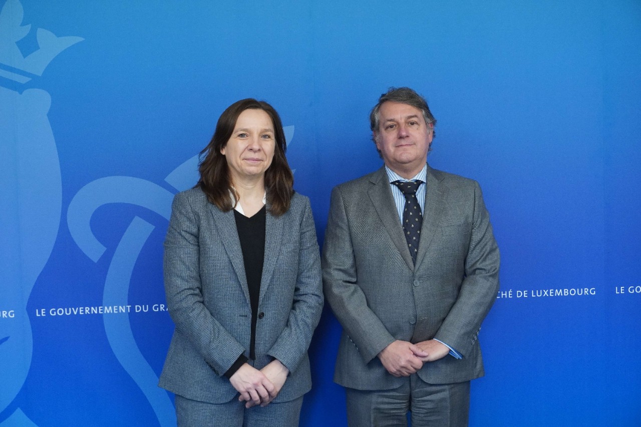 (de g. à dr.) Stéphanie Obertin, ministre de la Recherche et de l’Enseignement supérieur et ministre de la Digitalisation; S.E. Pedro Sousa e Abreu, ambassadeur du Portugal au Luxembourg