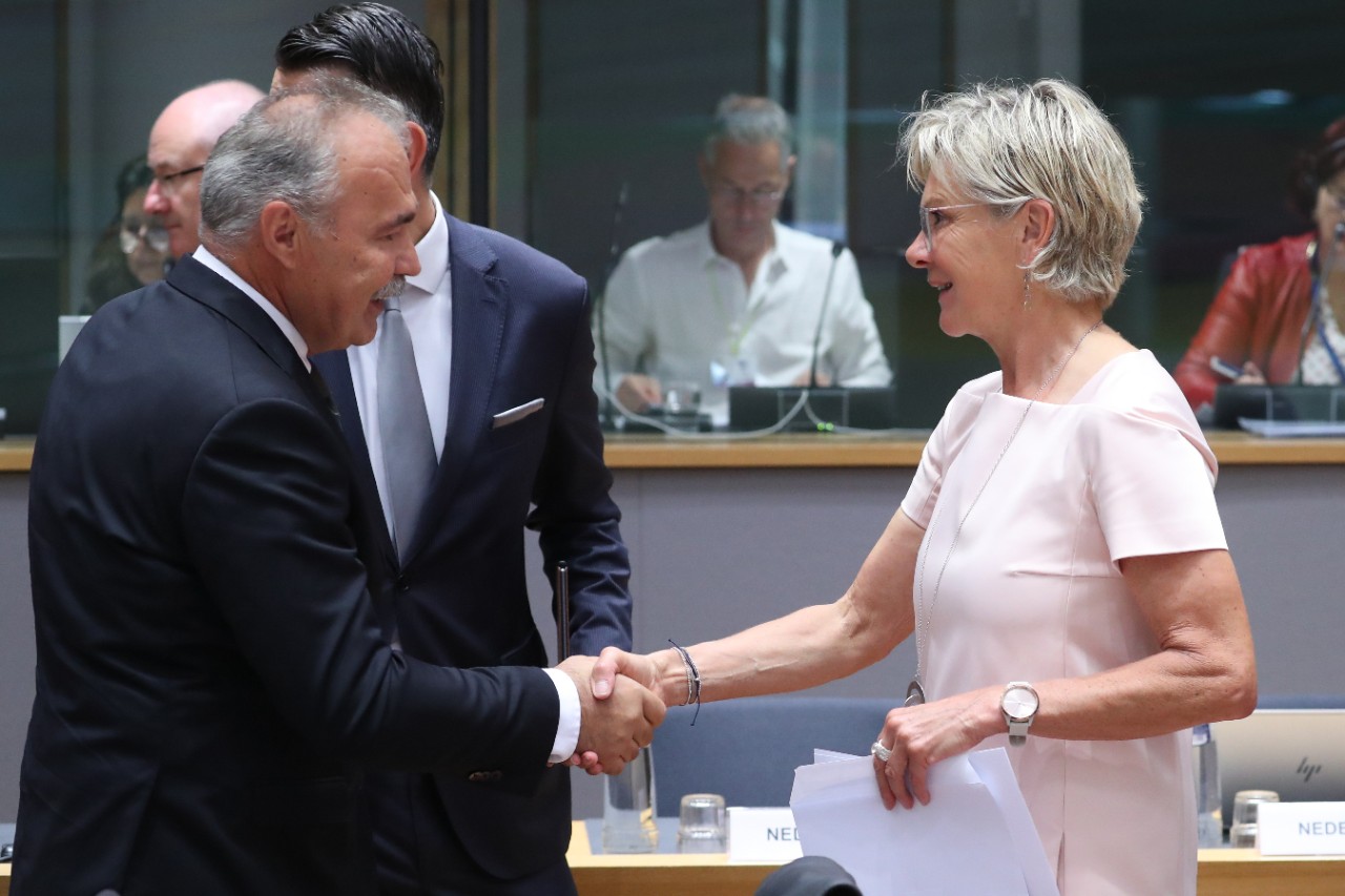 (de g. à dr.) István Nagy, ministre de l'Agriculture de la Hongrie ; Martine Hansen, ministre de l’Agriculture, de l’Alimentation et de la Viticulture