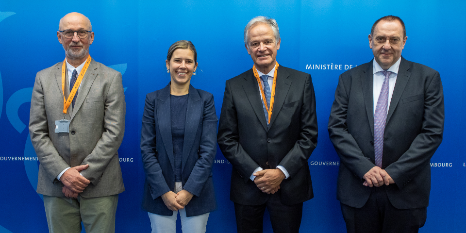 (de g. à dr.) Jean-Jacques Rommes, nouveau vice-président du CNJ ; Elisabeth Margue, ministre de la Justice ; Alain Thorn, nouveau président du CNJ ; John Petry, nouveau vice-président du CNJ