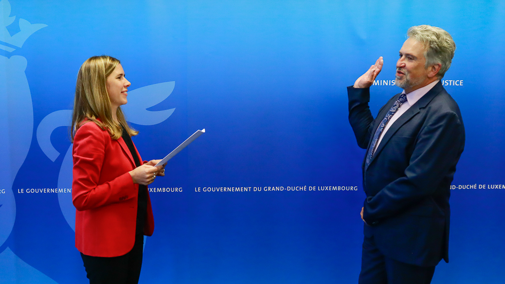 (de g. à dr.) Elisabeth Margue, ministre de la Justice ; Serge Schroeder, premier conseiller à la Cour administrative